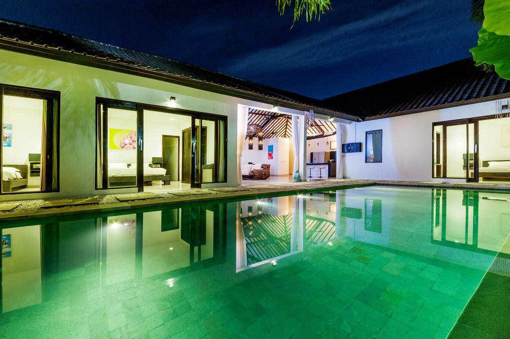 Villa Sara Seminyak Zimmer foto