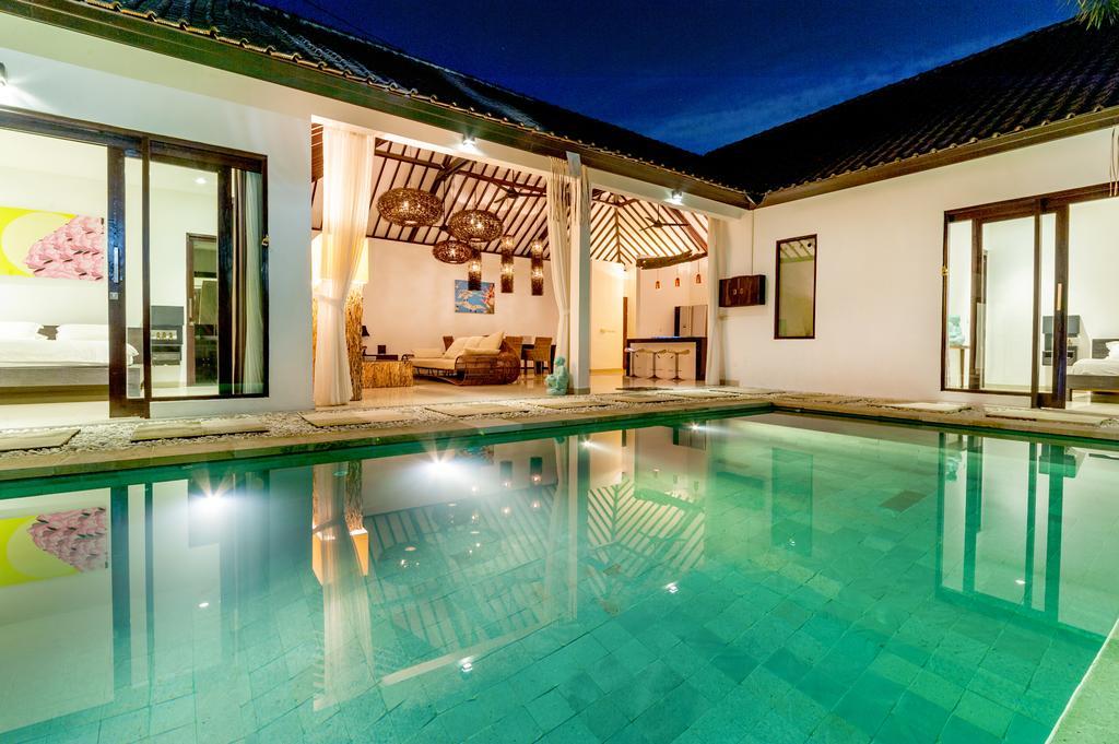 Villa Sara Seminyak Zimmer foto