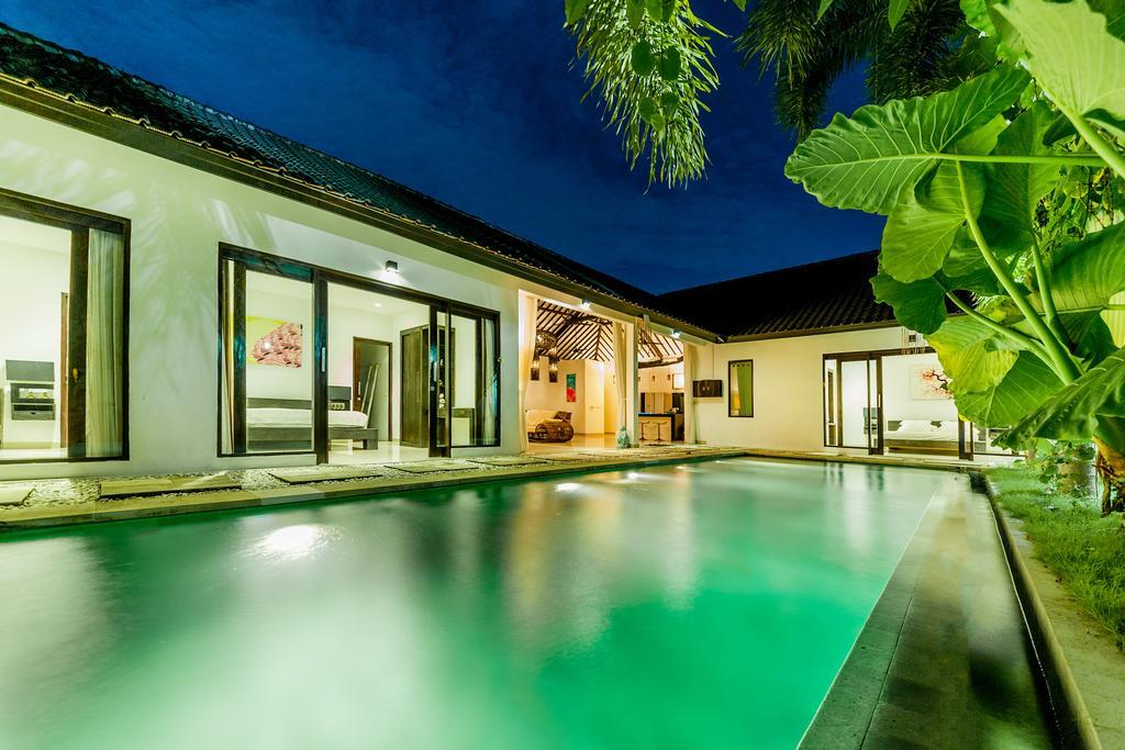 Villa Sara Seminyak Zimmer foto